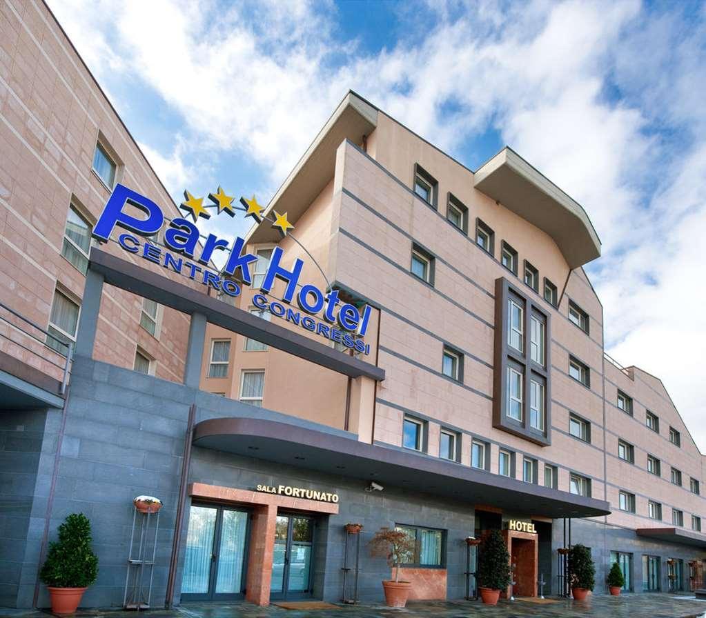 Park Hotel Centro Congressi Potenza Dış mekan fotoğraf