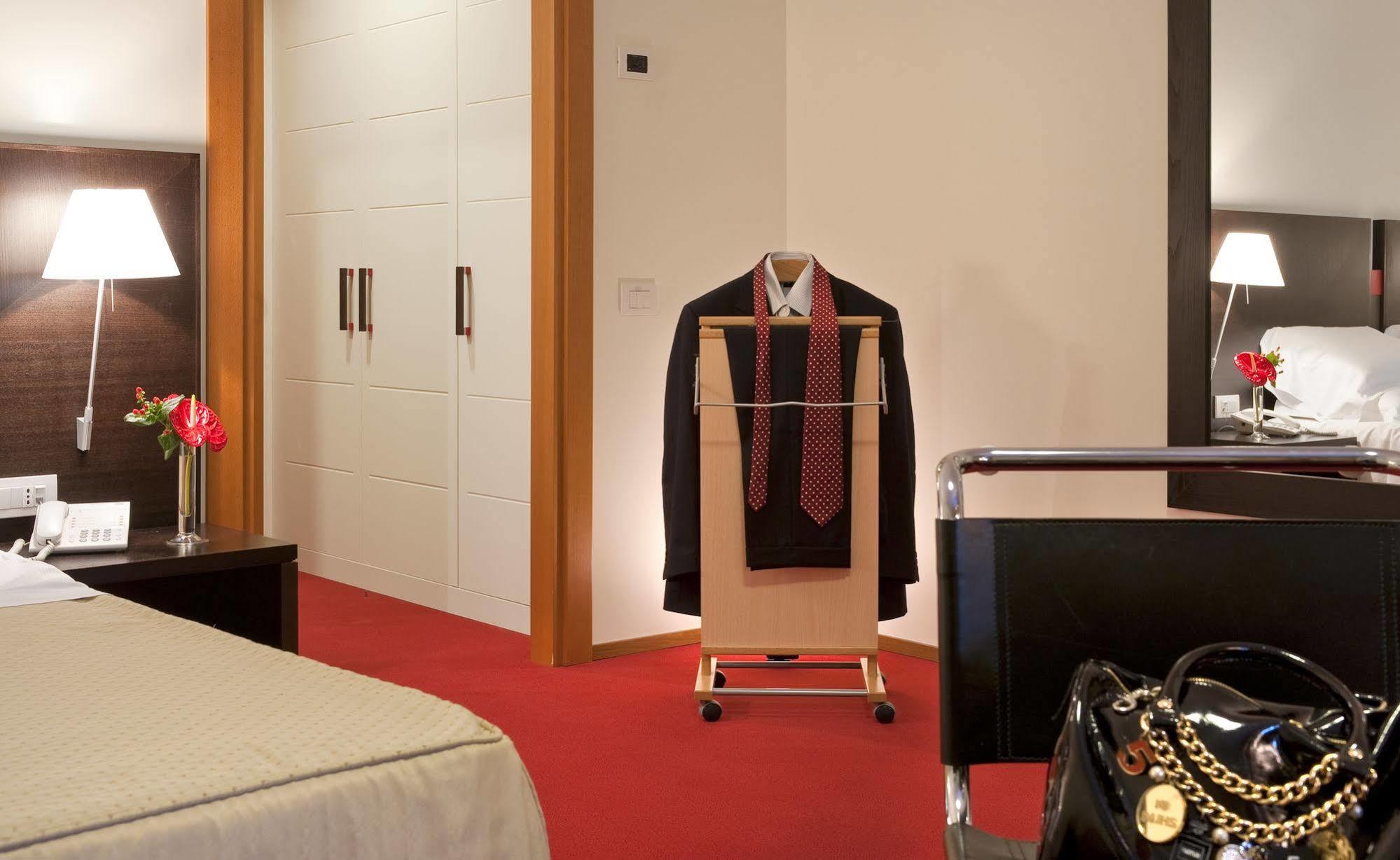 Park Hotel Centro Congressi Potenza Dış mekan fotoğraf