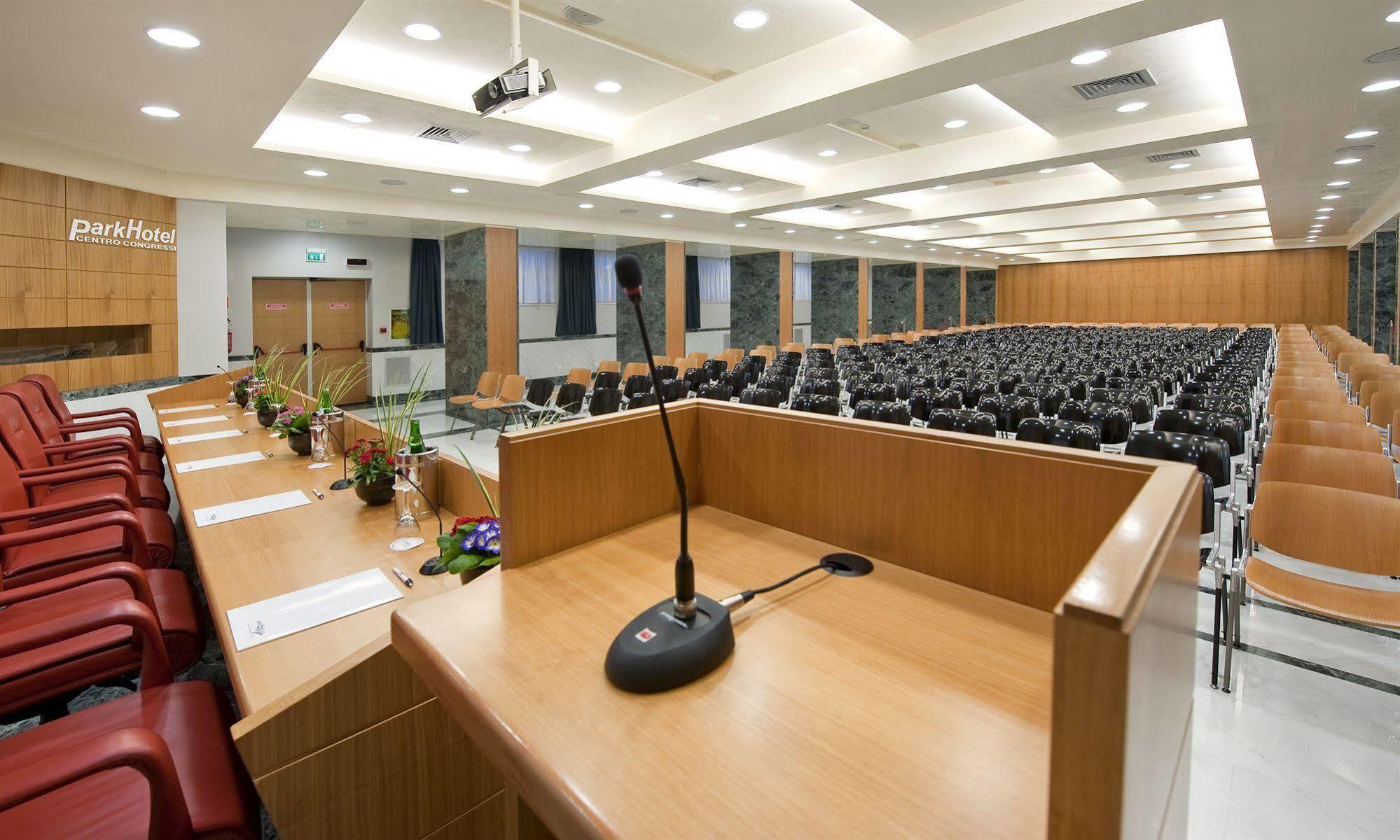 Park Hotel Centro Congressi Potenza Dış mekan fotoğraf